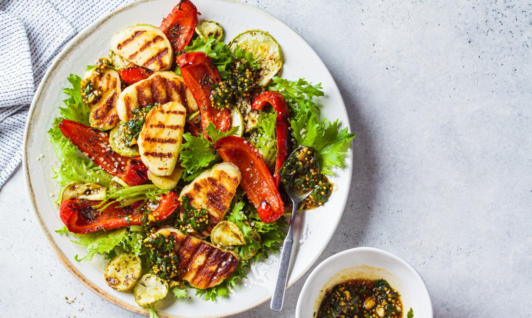  halloumi and salad 